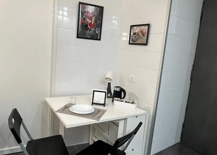 Essential Small House Napels